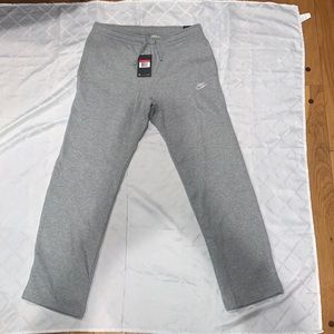 Large Nike gray men’s sweatpants with tag